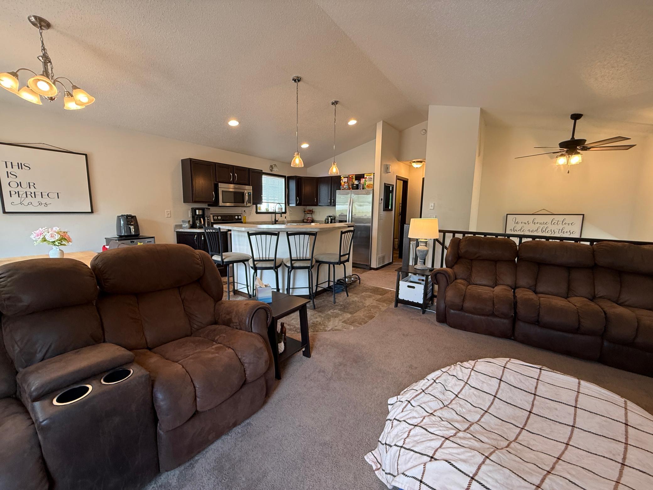 313 5th Street E Property Photo 6