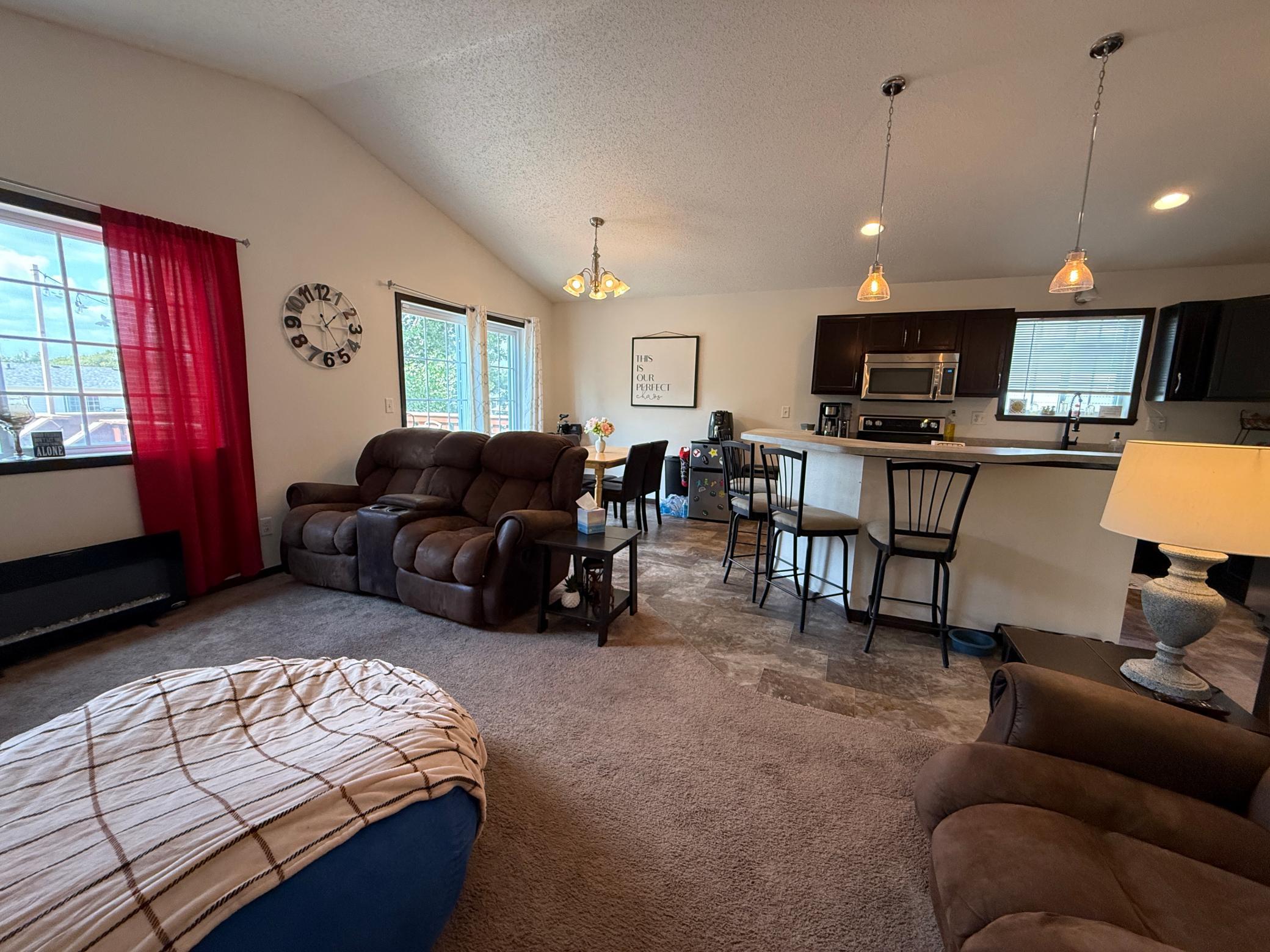 313 5th Street E Property Photo 7