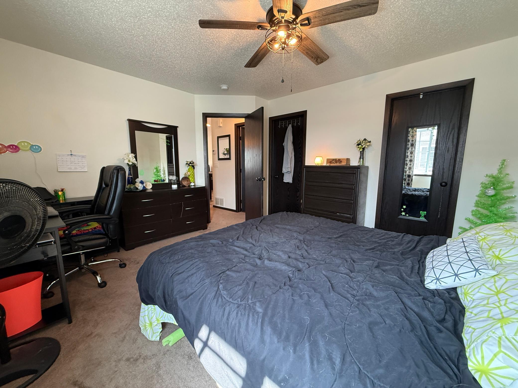 313 5th Street E Property Photo 8