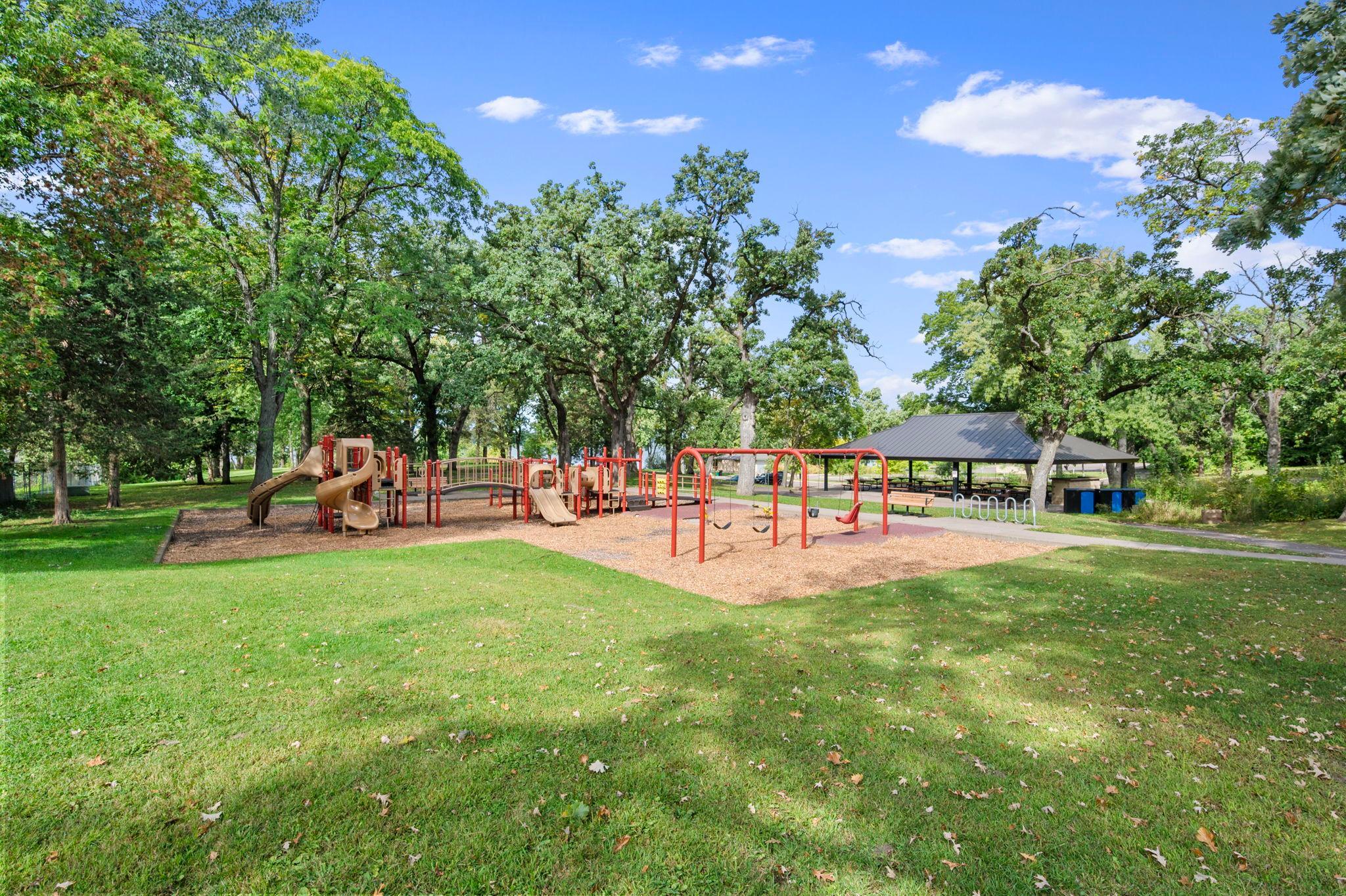 5700 Deer Trail E Property Photo 31