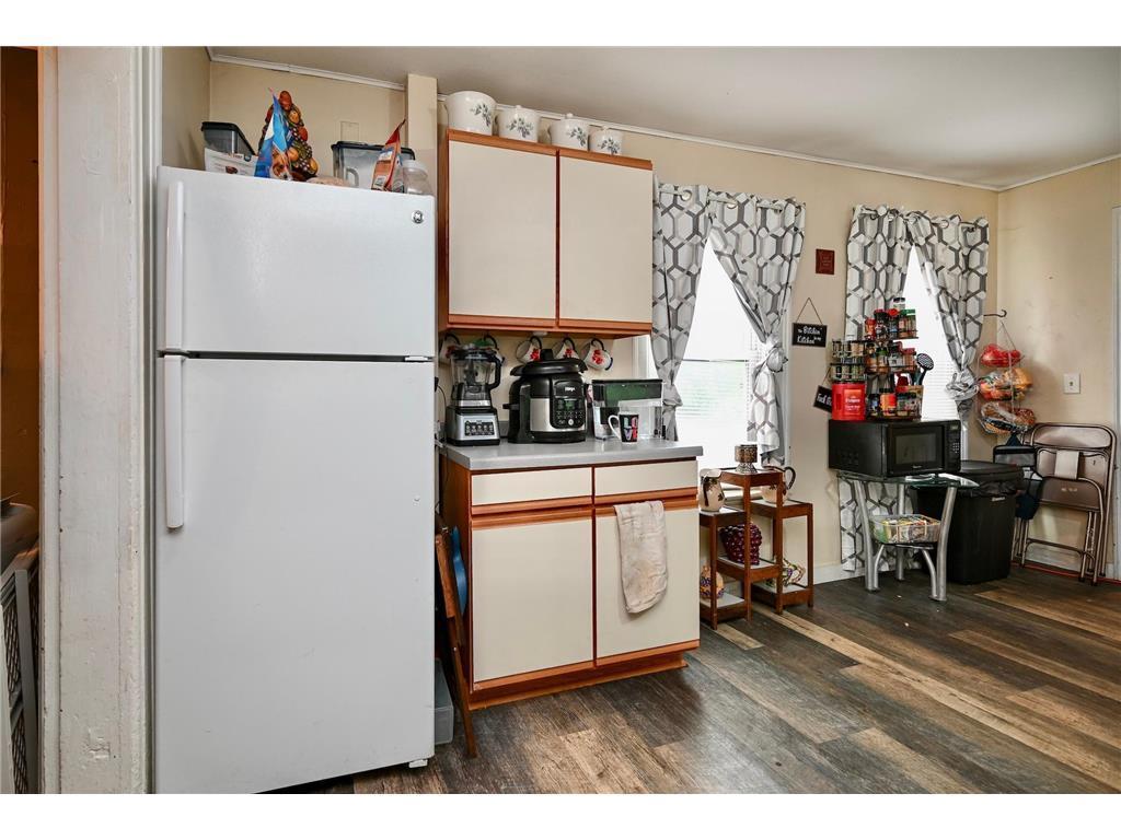 159 E King Street Property Photo 4