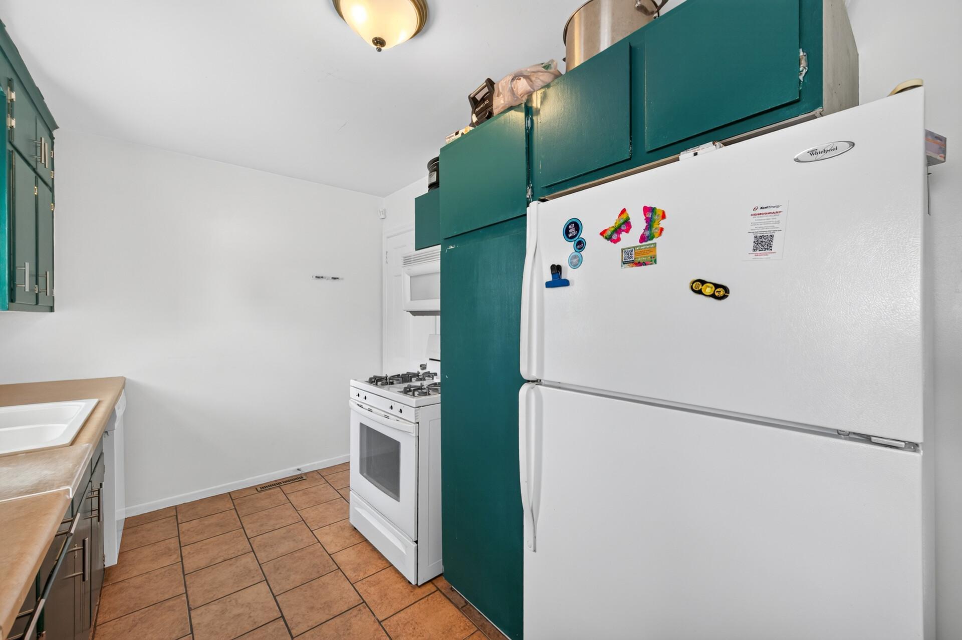 4806 Fremont Avenue N Property Photo 5
