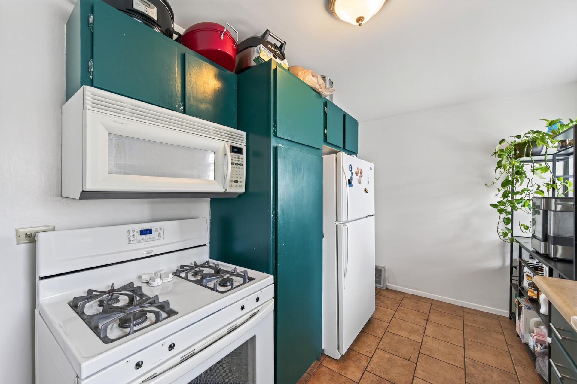 4806 Fremont Avenue N Property Photo 6