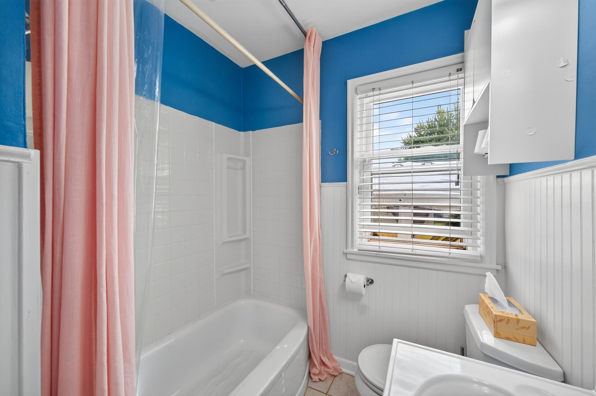 4806 Fremont Avenue N Property Photo 10