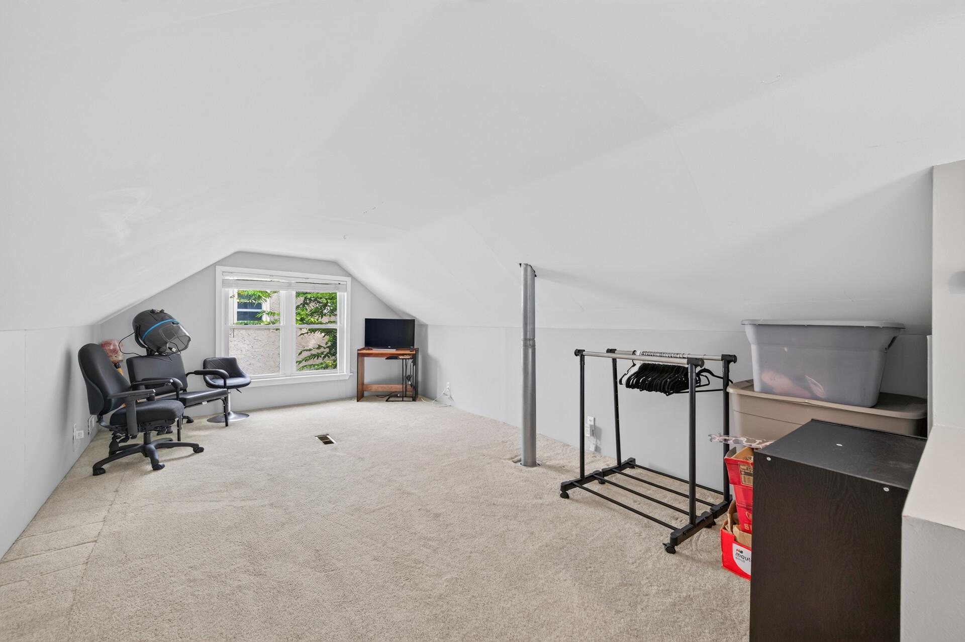 4806 Fremont Avenue N Property Photo 13