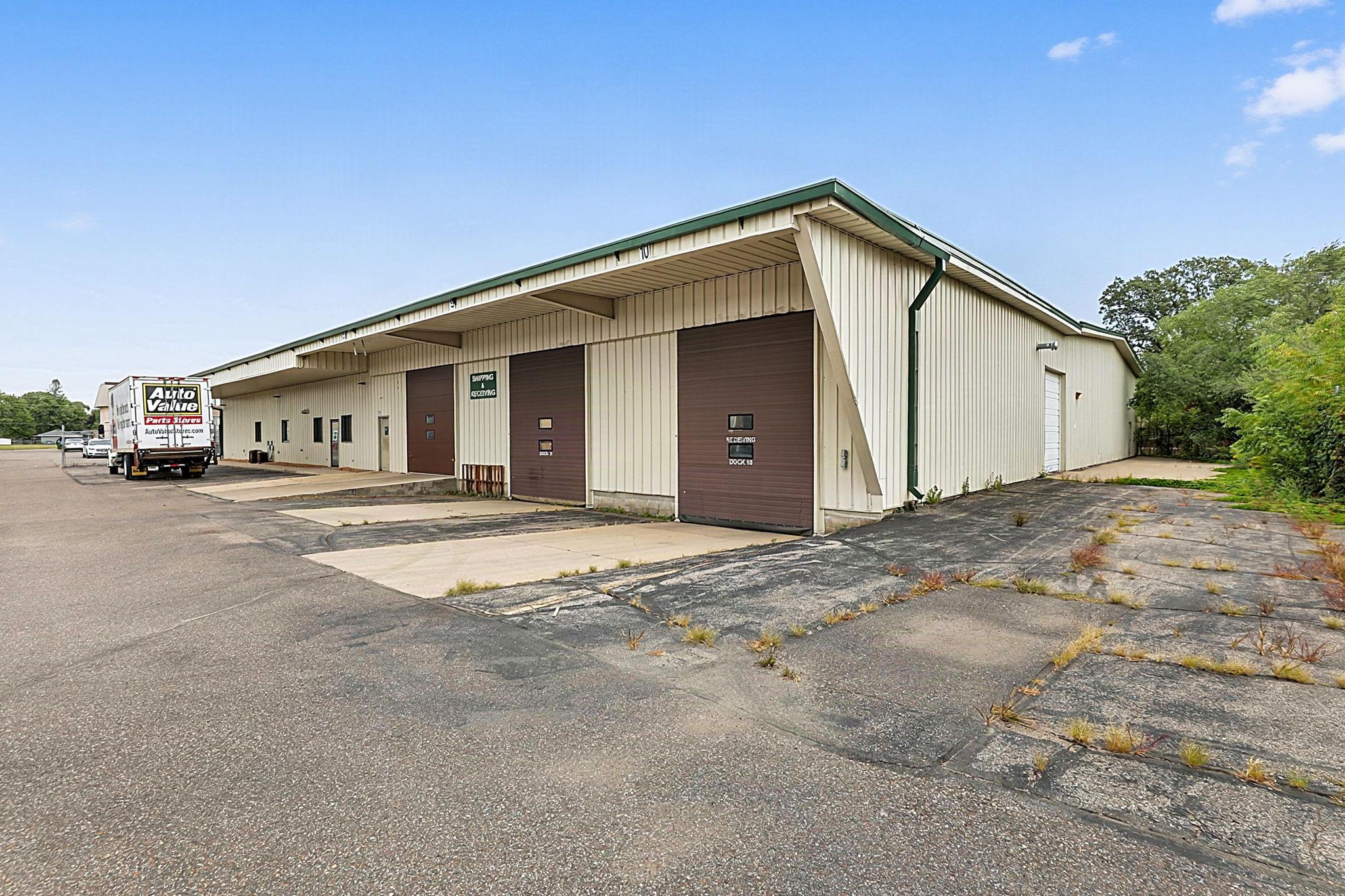 2627 Clearwater Road Property Photo 4