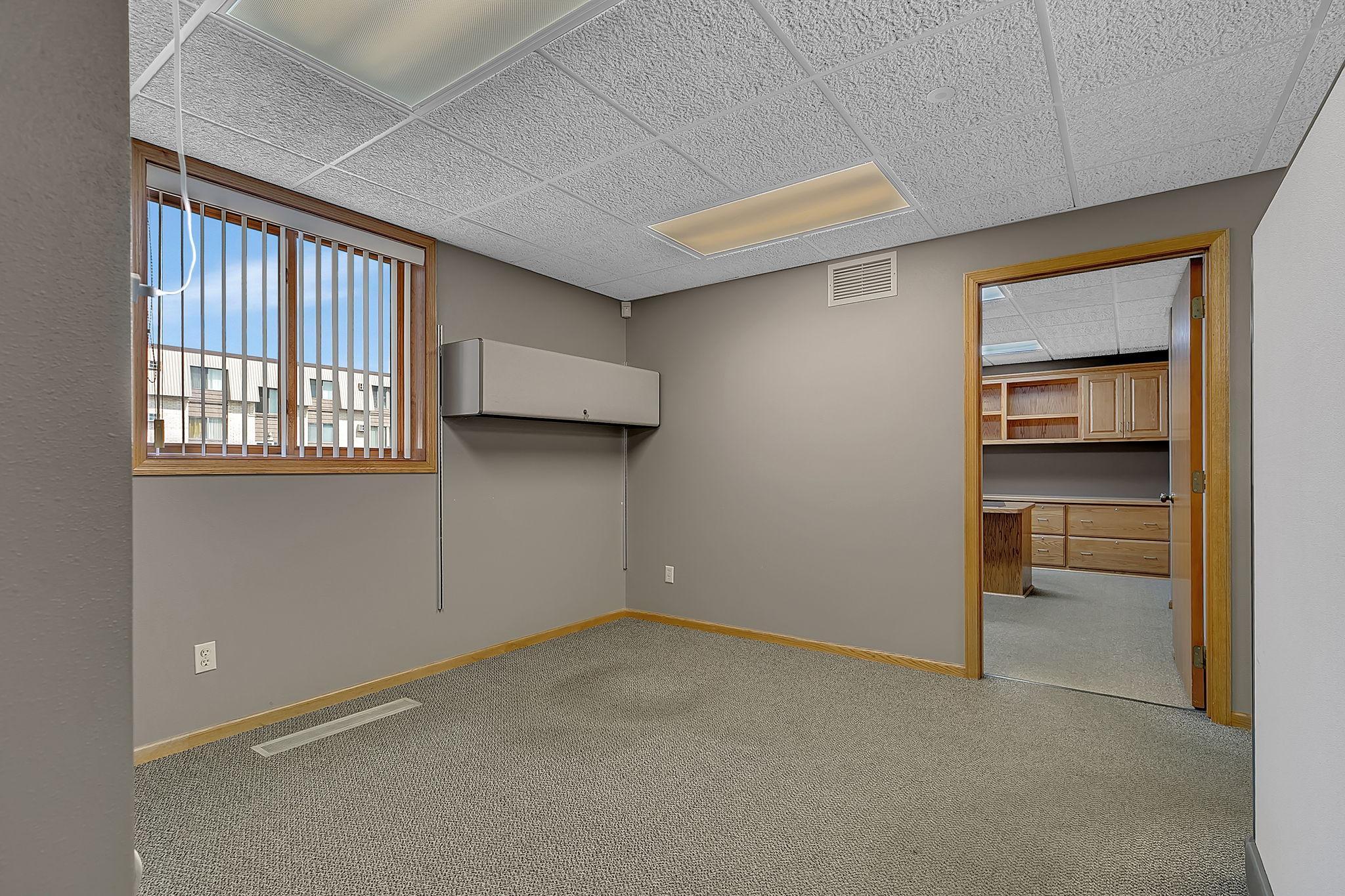 2627 Clearwater Road Property Photo 12