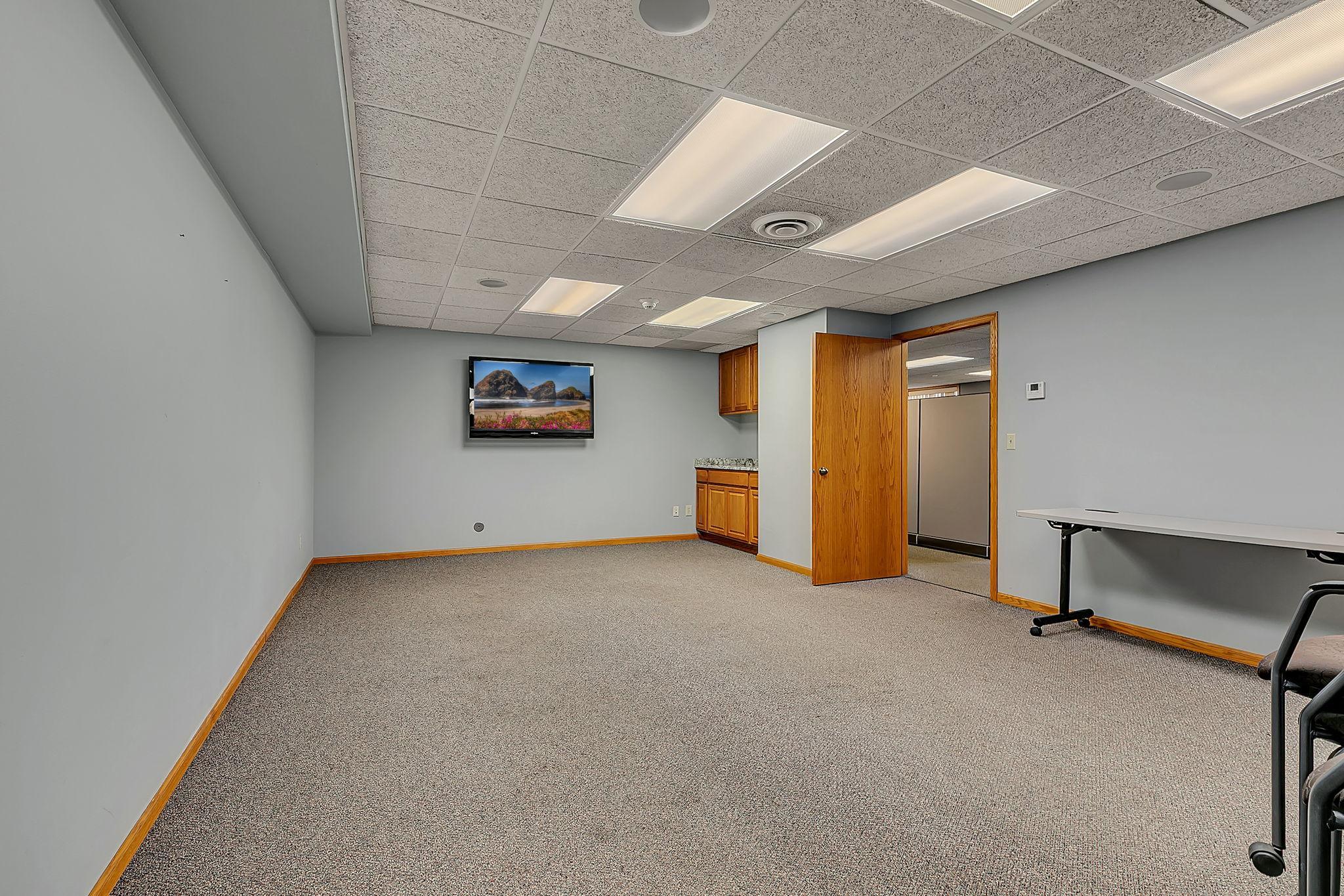 2627 Clearwater Road Property Photo 13