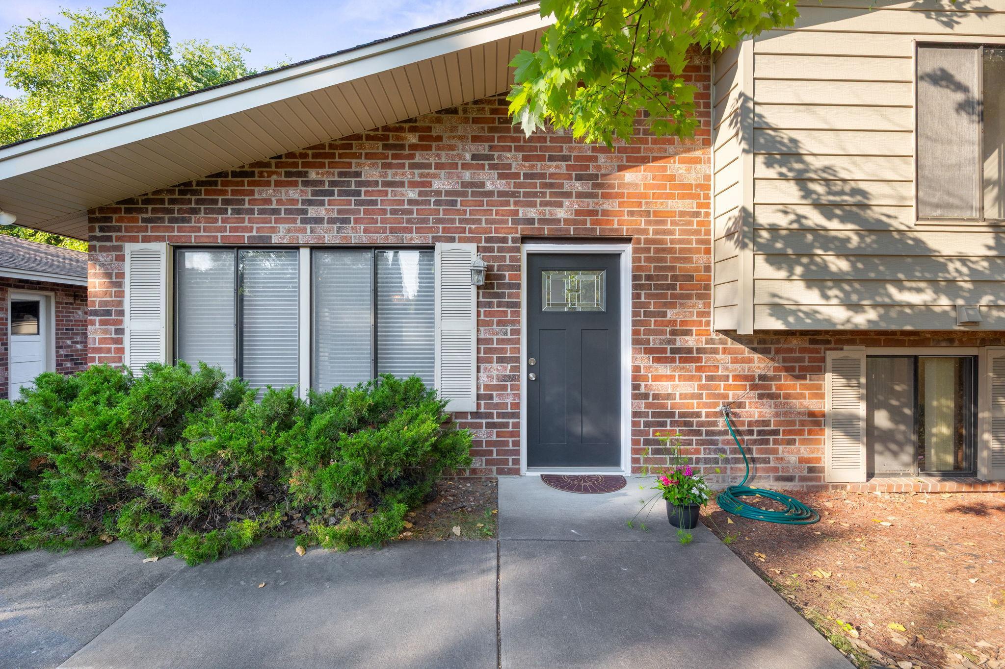 2241 Country Lane Property Photo 1