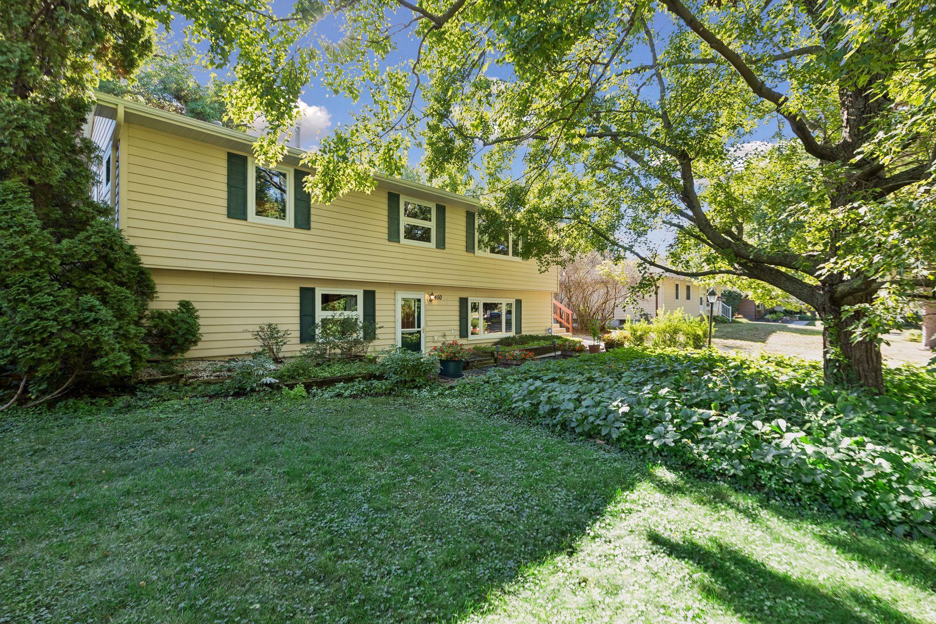 450 Ranchview Lane N Property Photo 1