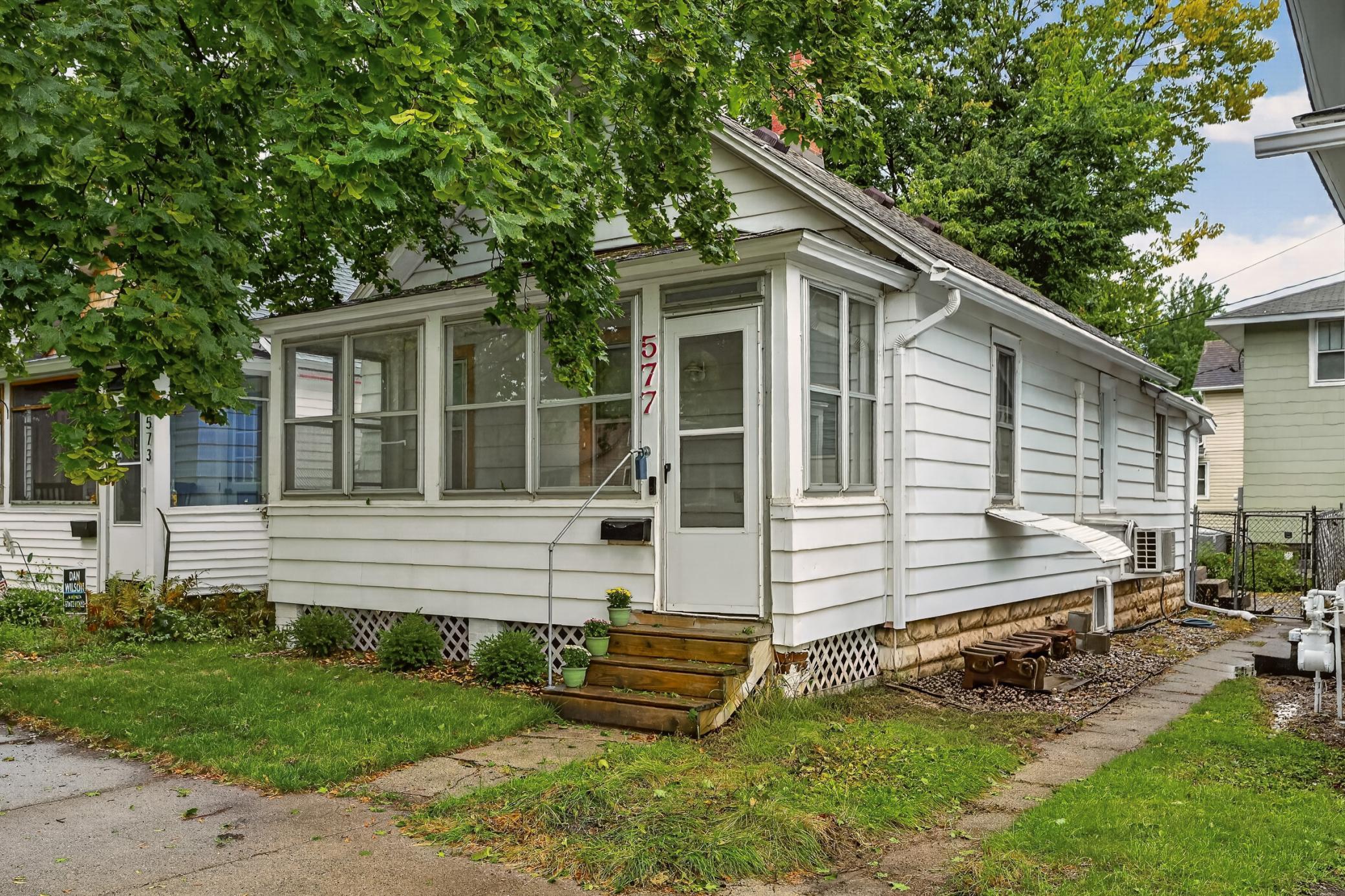 577 W Sanborn Street Property Photo 1