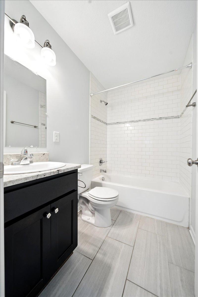 600 W 32nd Street 1 Property Photo 9