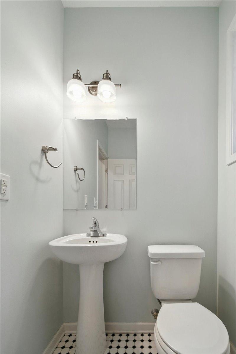 600 W 32nd Street 1 Property Photo 11