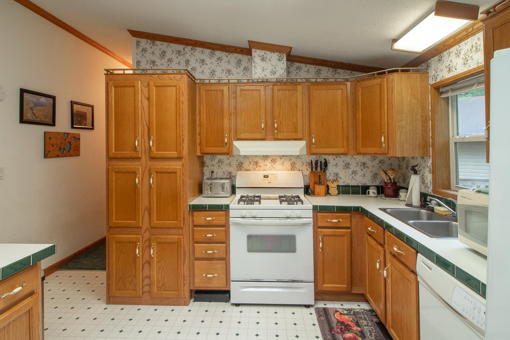 22390 S Shore Drive Property Photo 9
