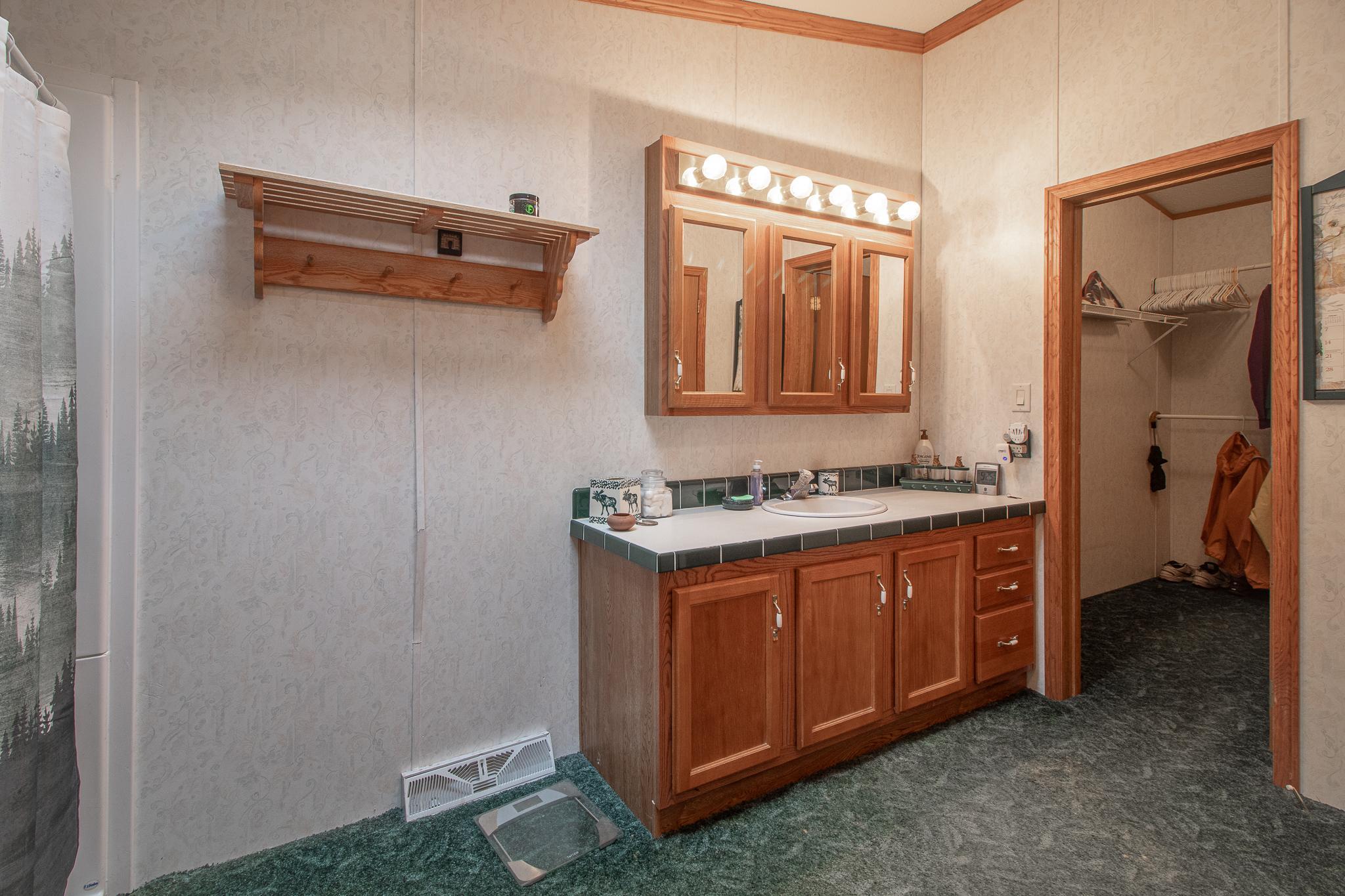 22390 S Shore Drive Property Photo 19