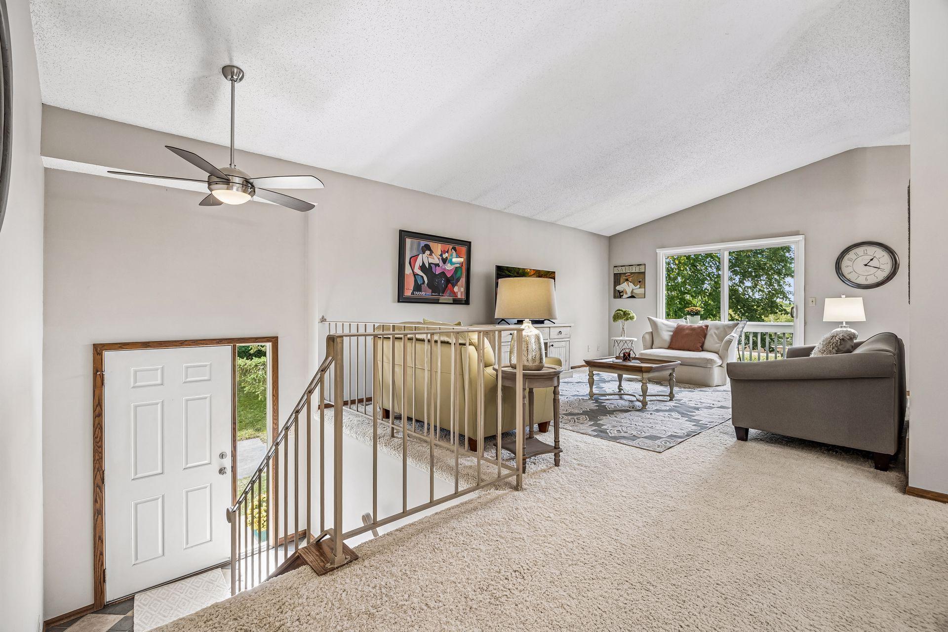5225 Beachside Drive Property Photo 3