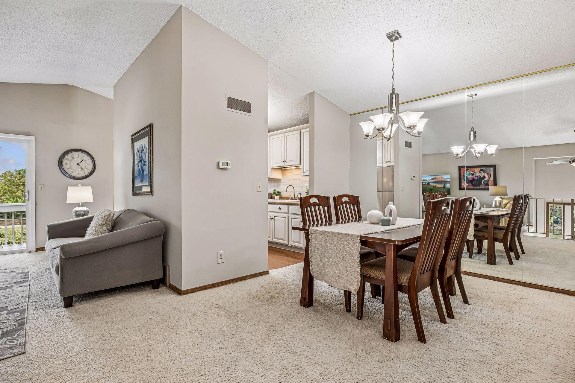 5225 Beachside Drive Property Photo 8