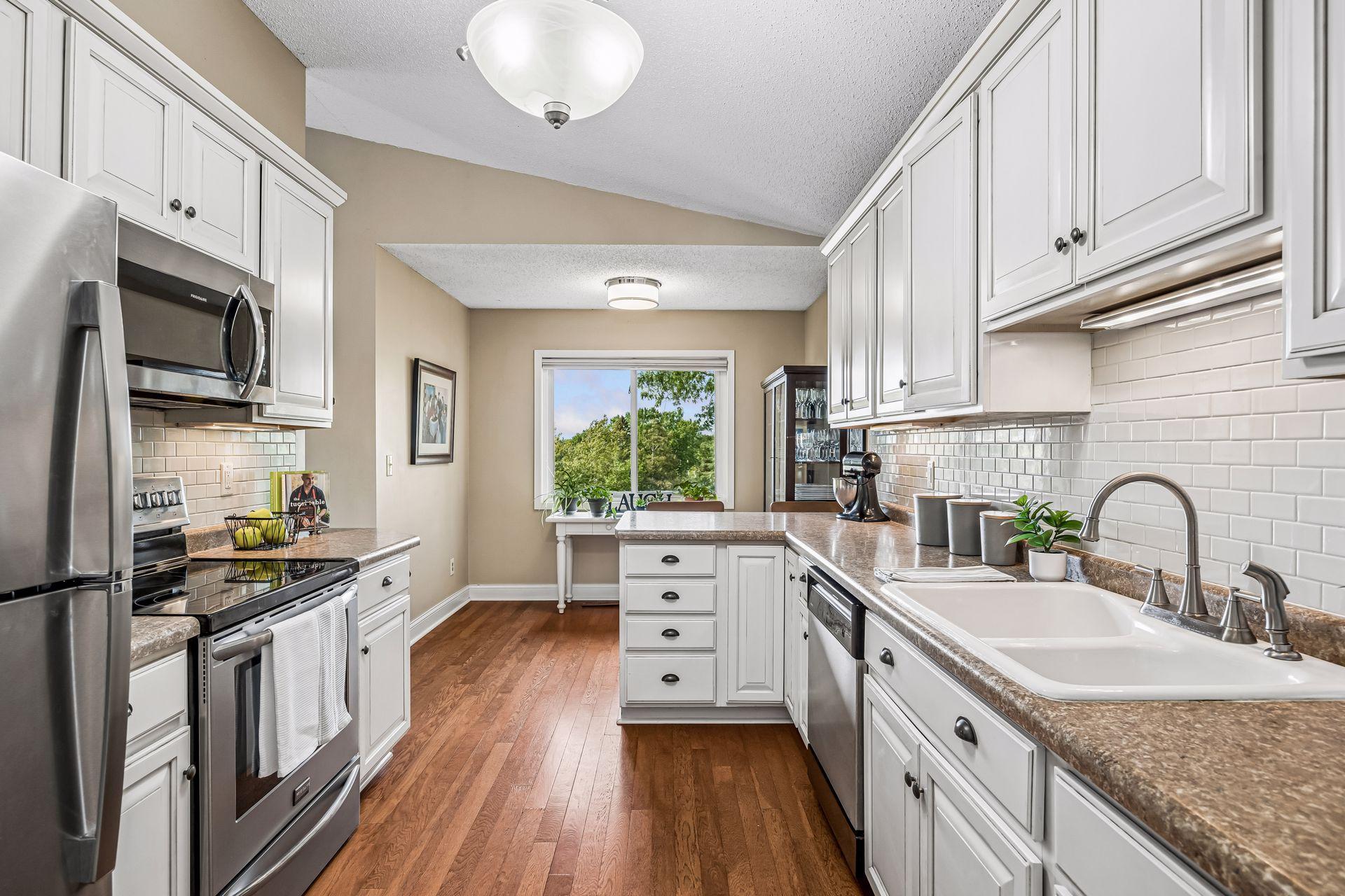 5225 Beachside Drive Property Photo 10