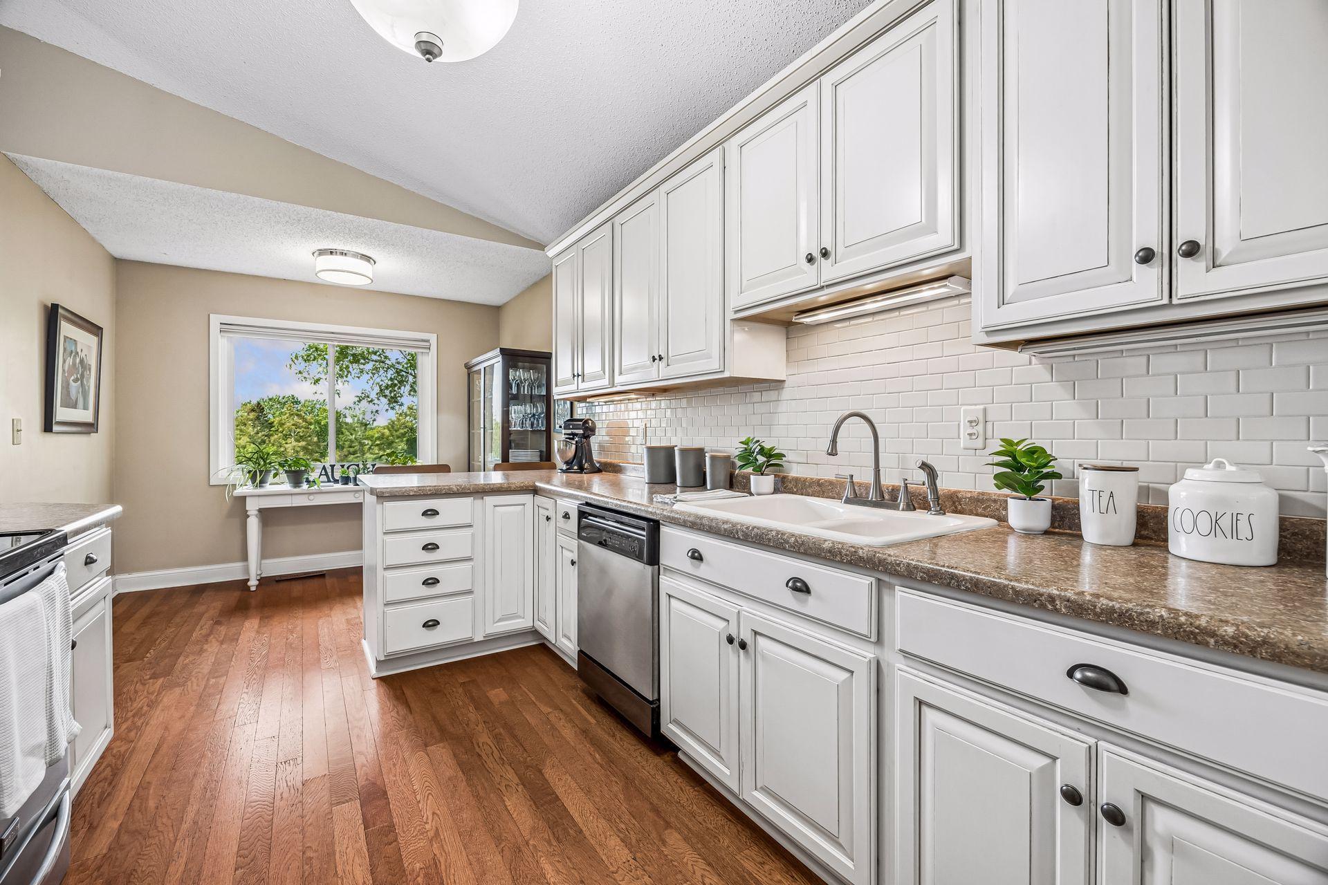 5225 Beachside Drive Property Photo 11