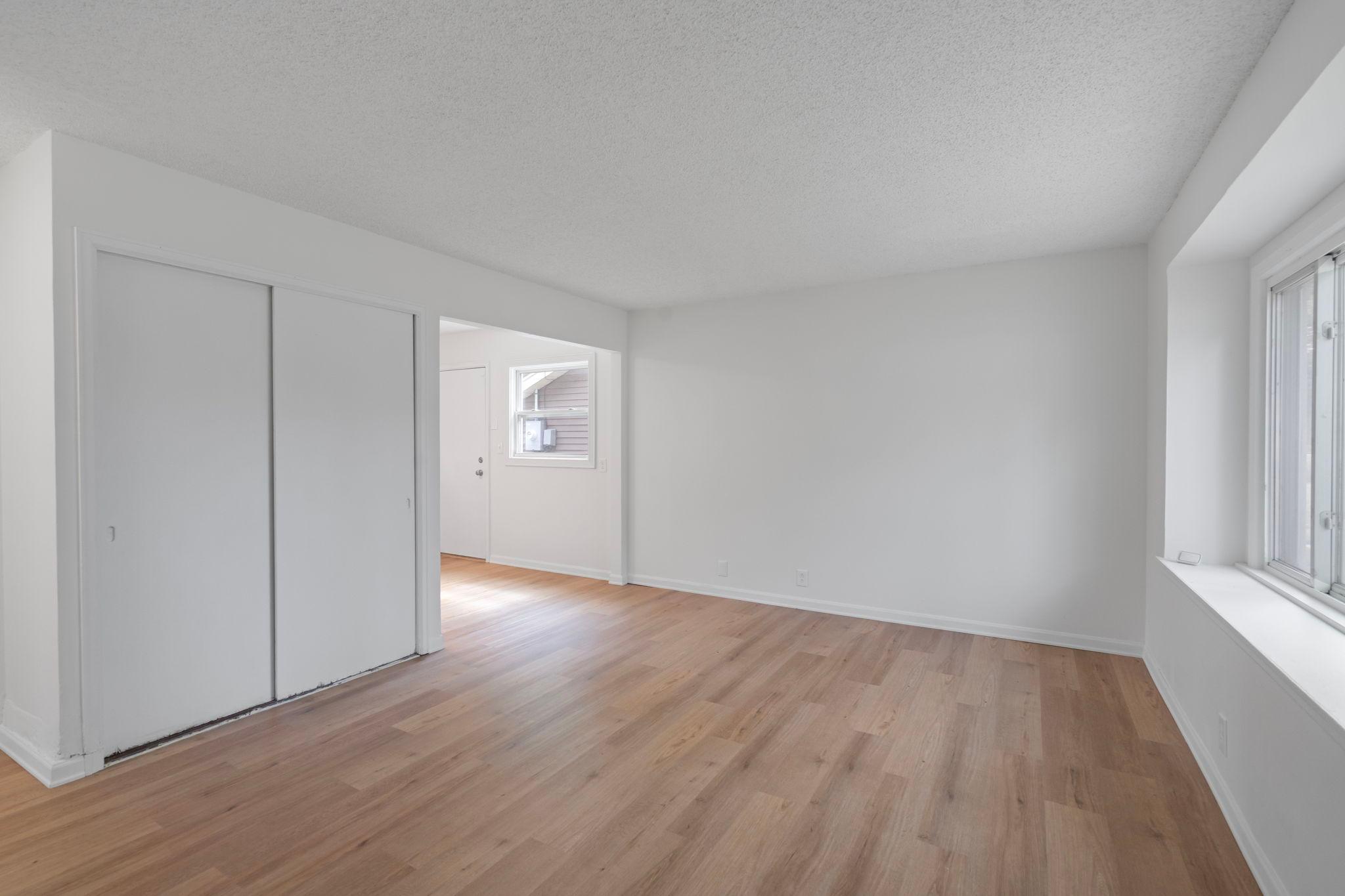 5226 Girard Avenue N Property Photo 11