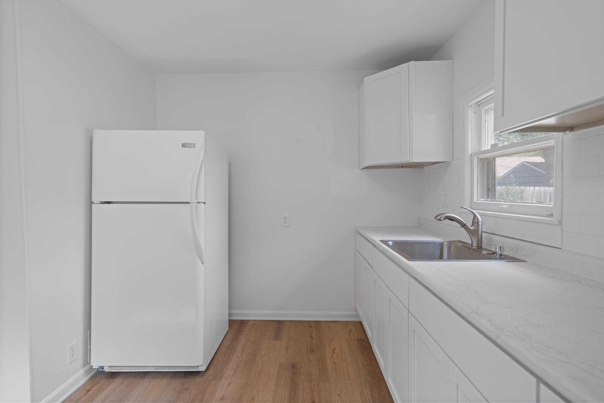 5226 Girard Avenue N Property Photo 14