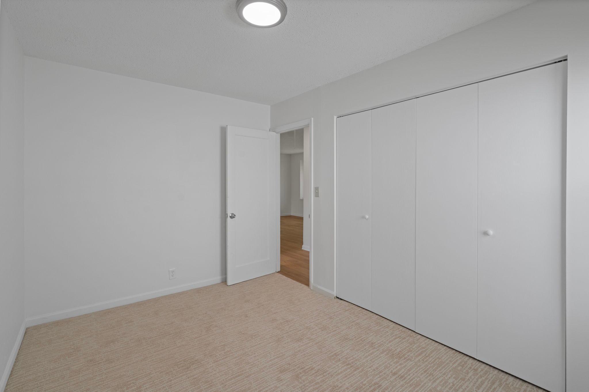 5226 Girard Avenue N Property Photo 20