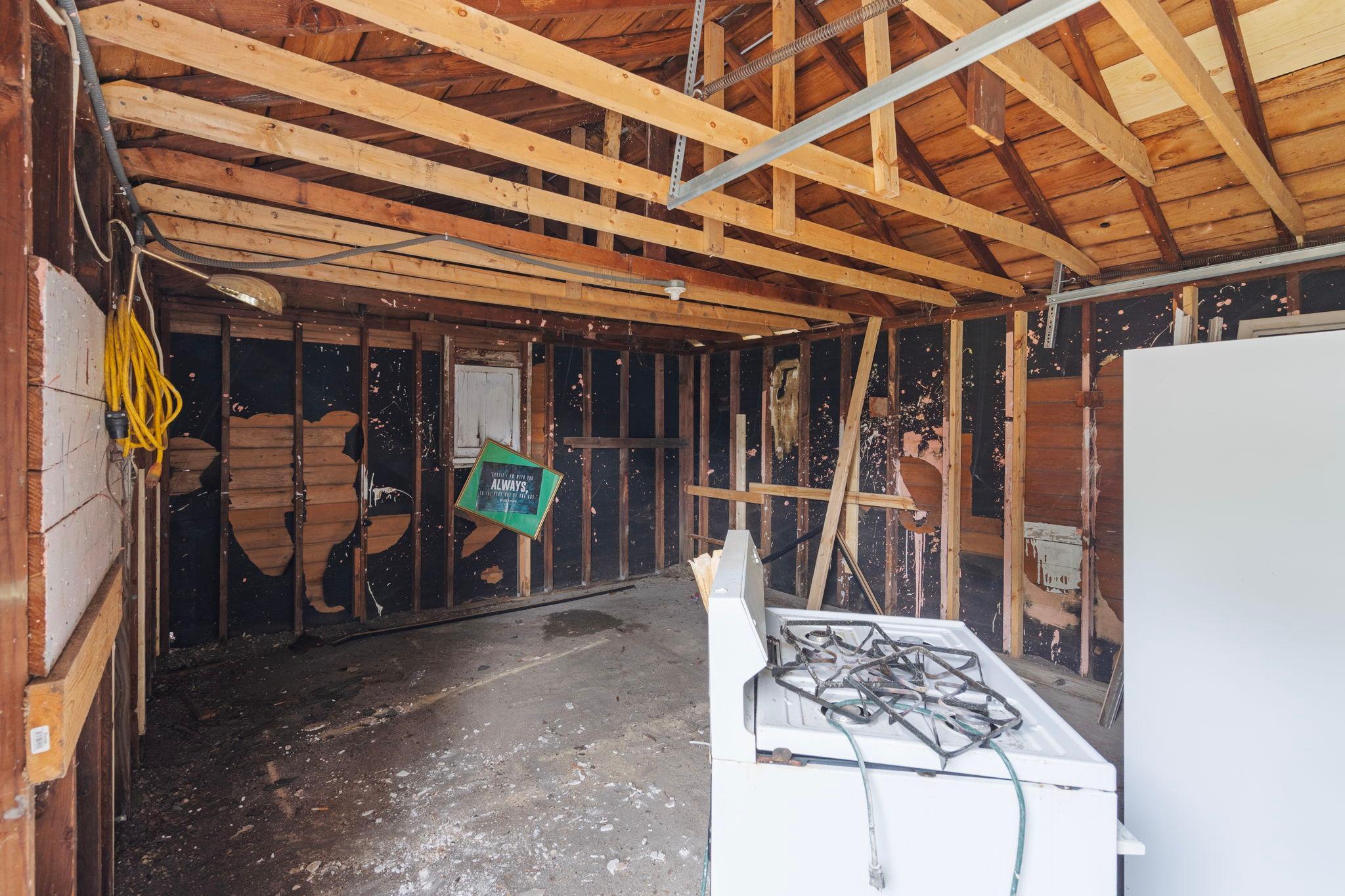 5226 Girard Avenue N Property Photo 25