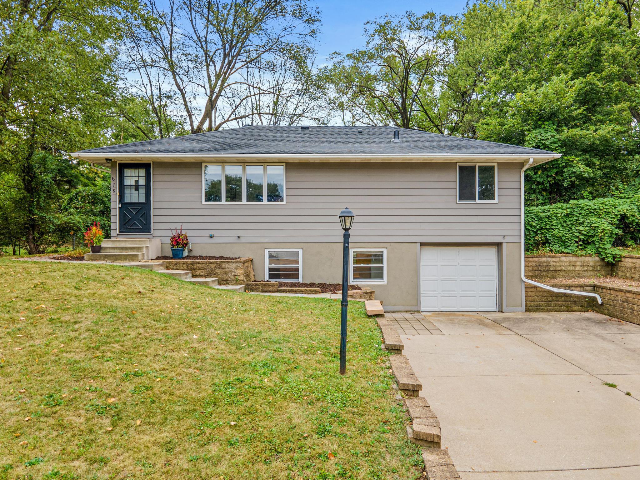 678 Eldridge Avenue W Property Photo 1