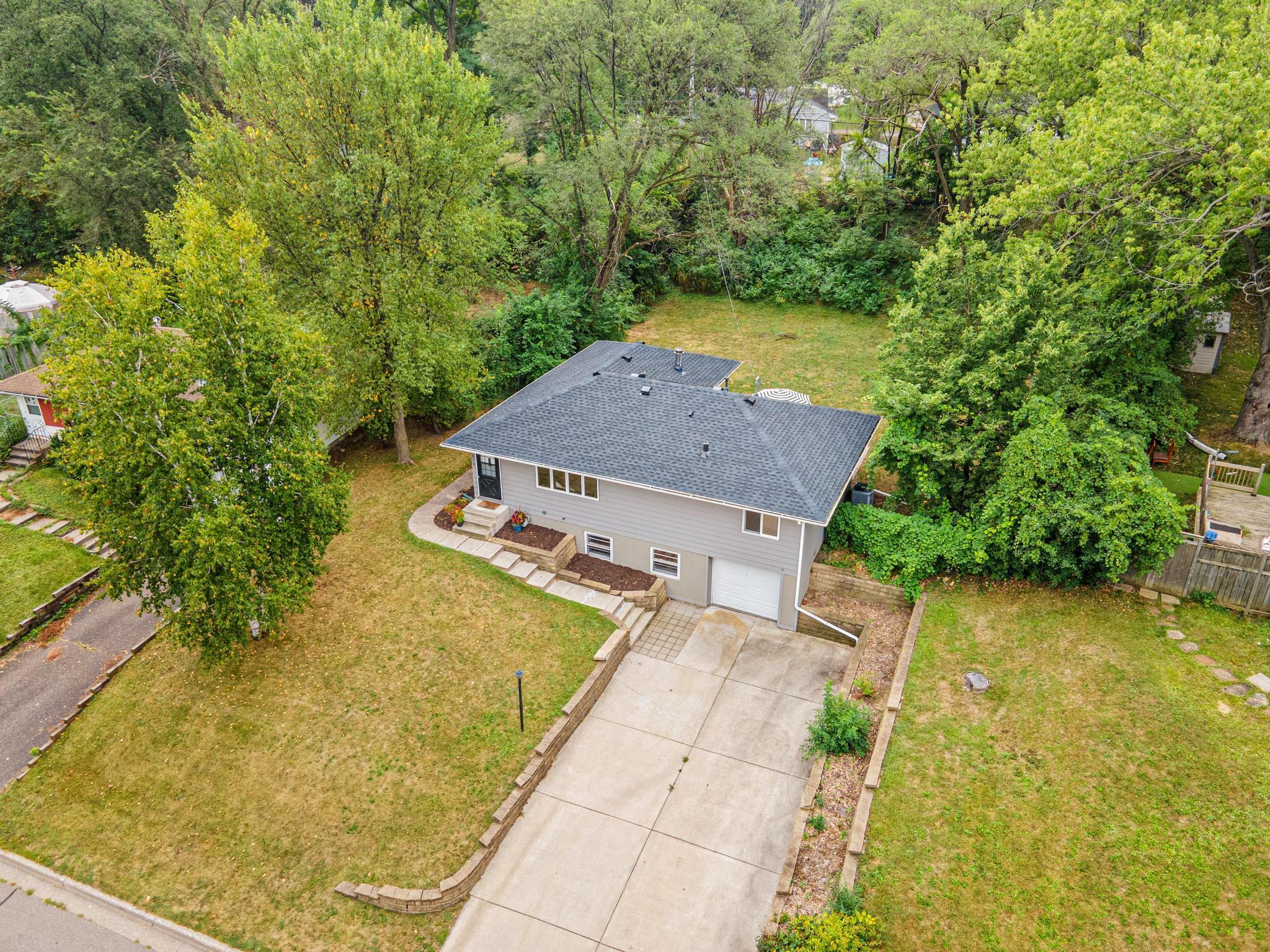 678 Eldridge Avenue W Property Photo 1