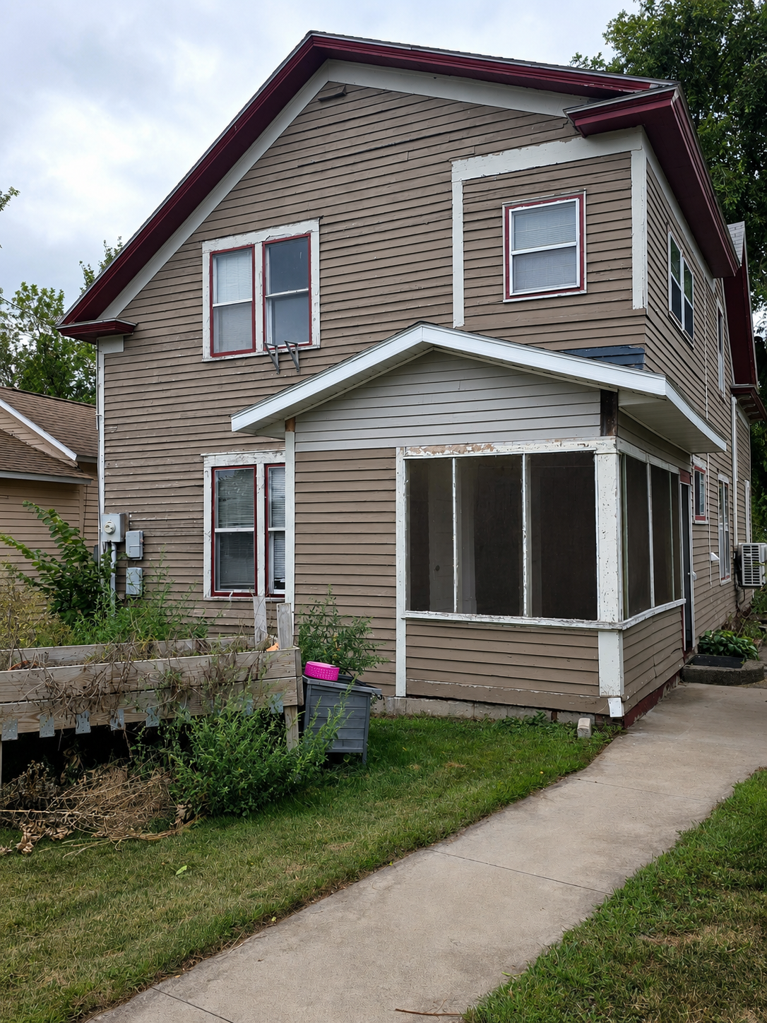 709 Pine Street S Property Photo 6