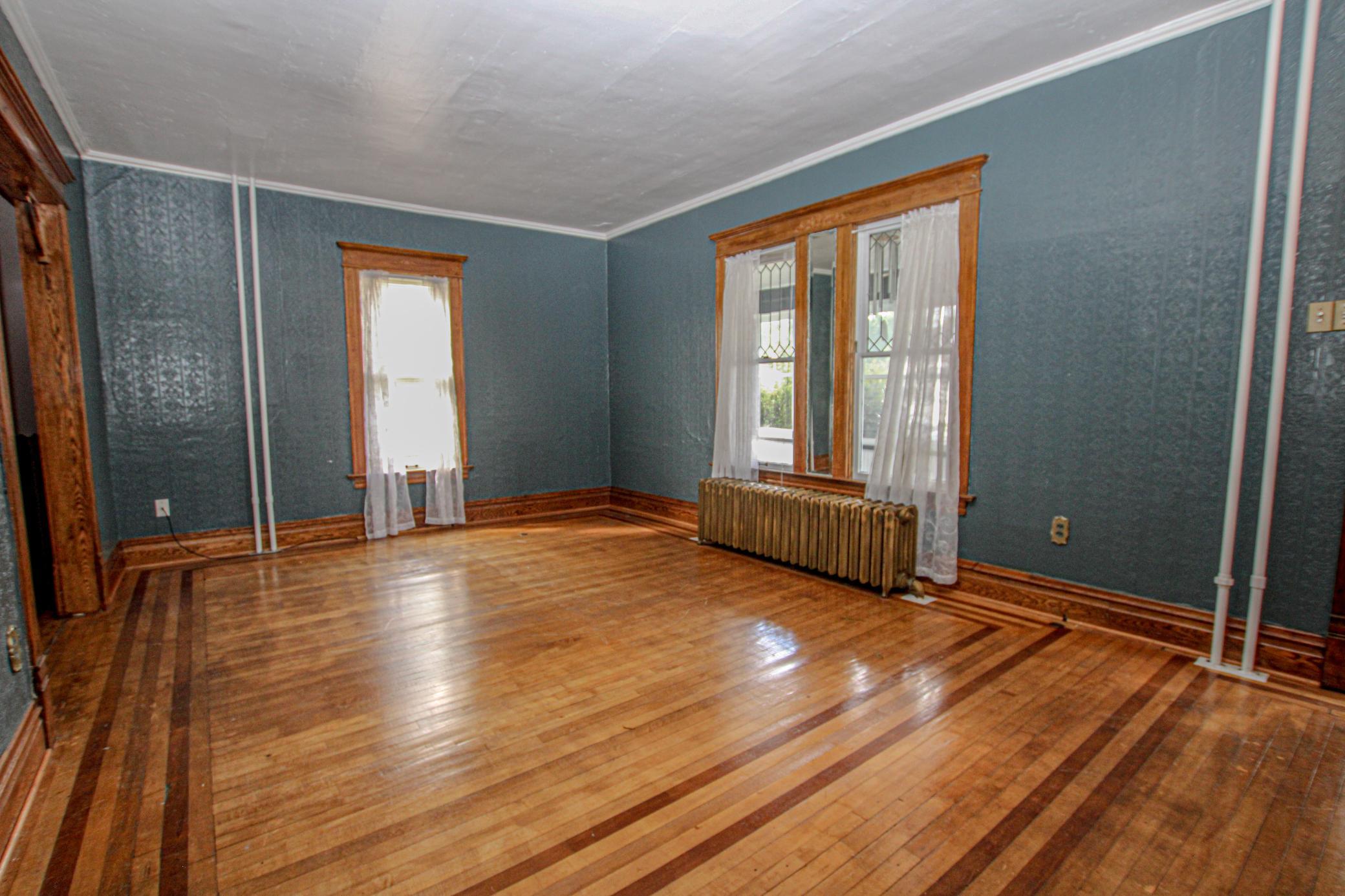 709 Pine Street S Property Photo 16