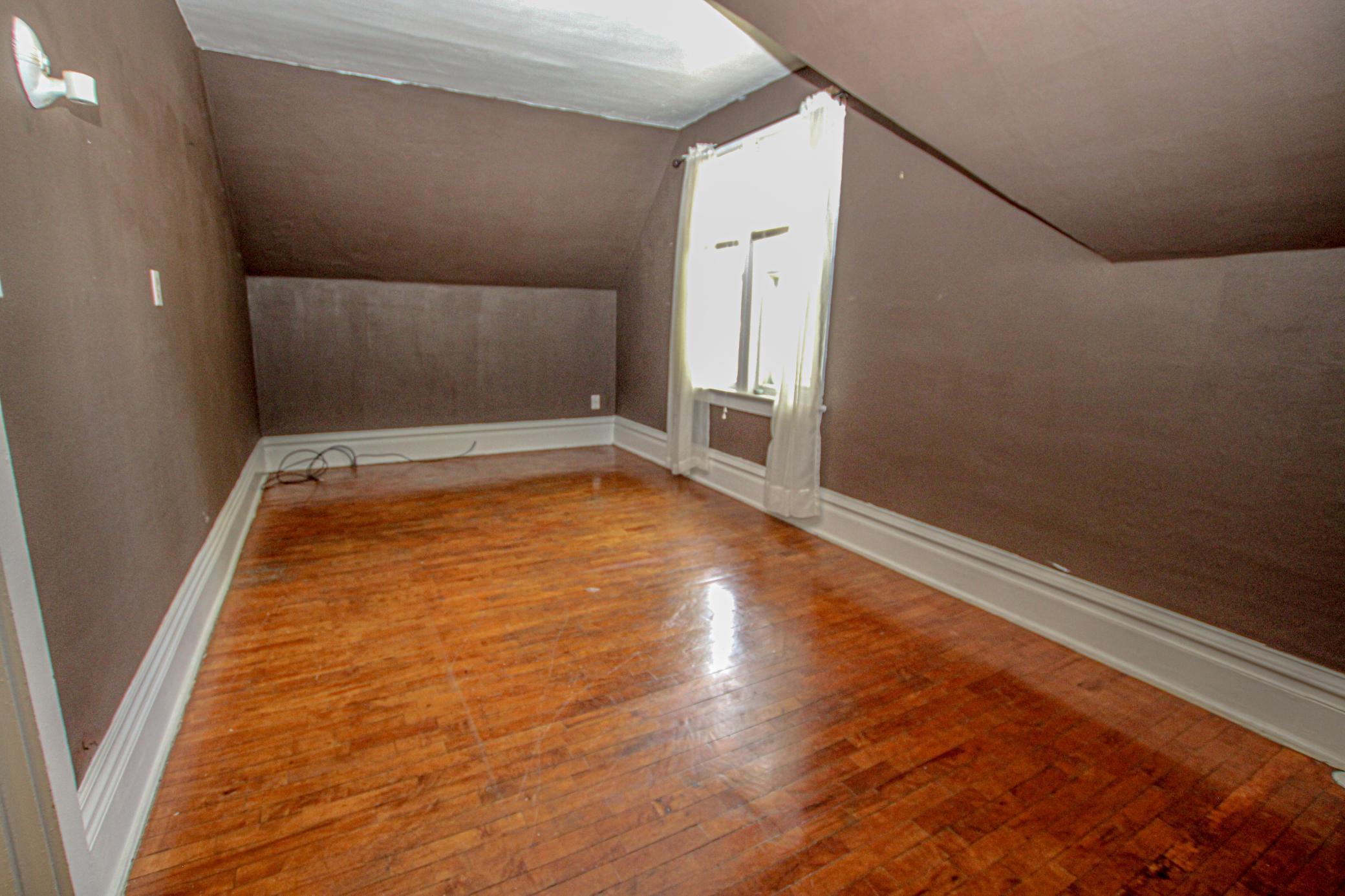 709 Pine Street S Property Photo 36