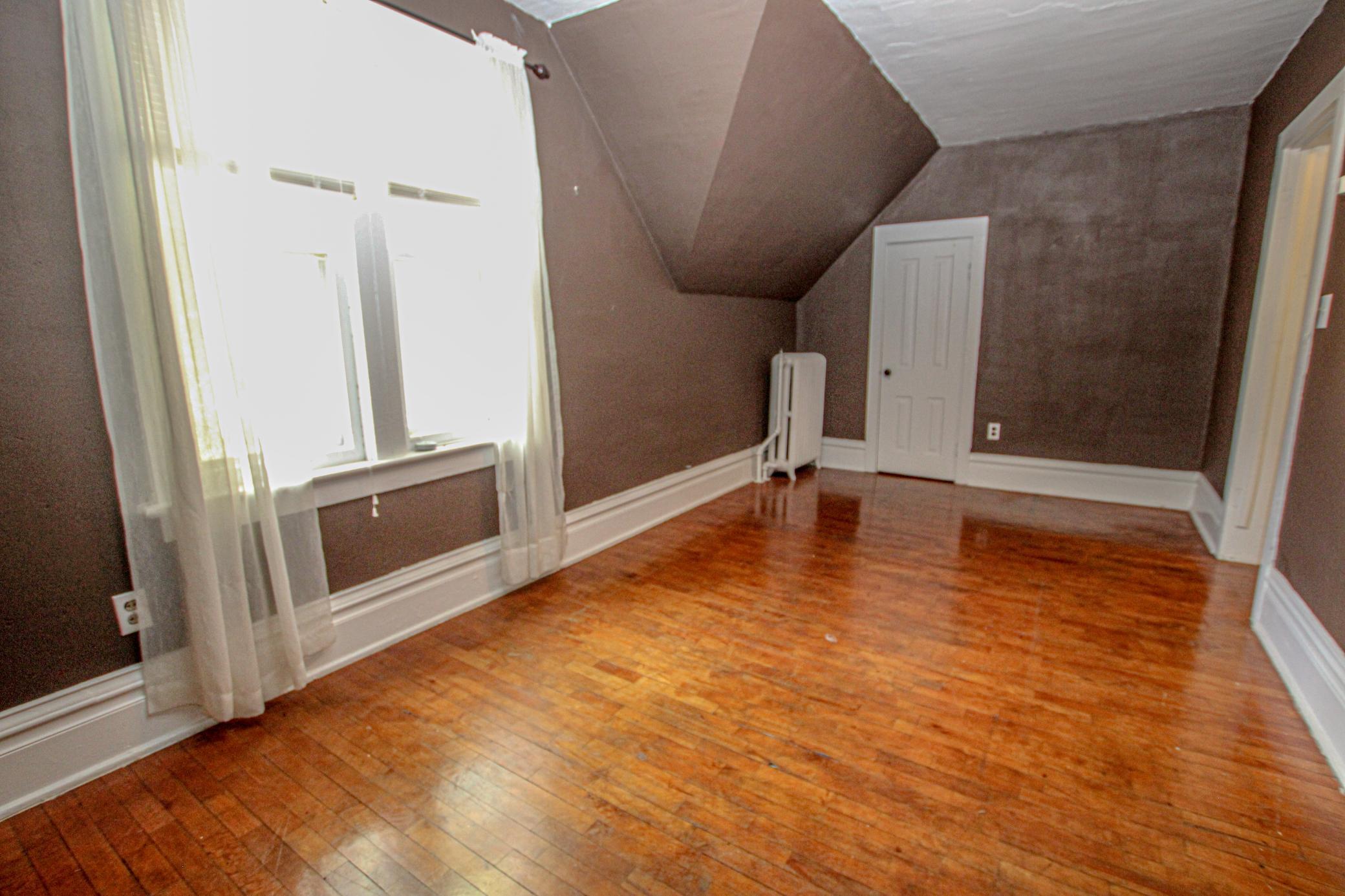 709 Pine Street S Property Photo 37