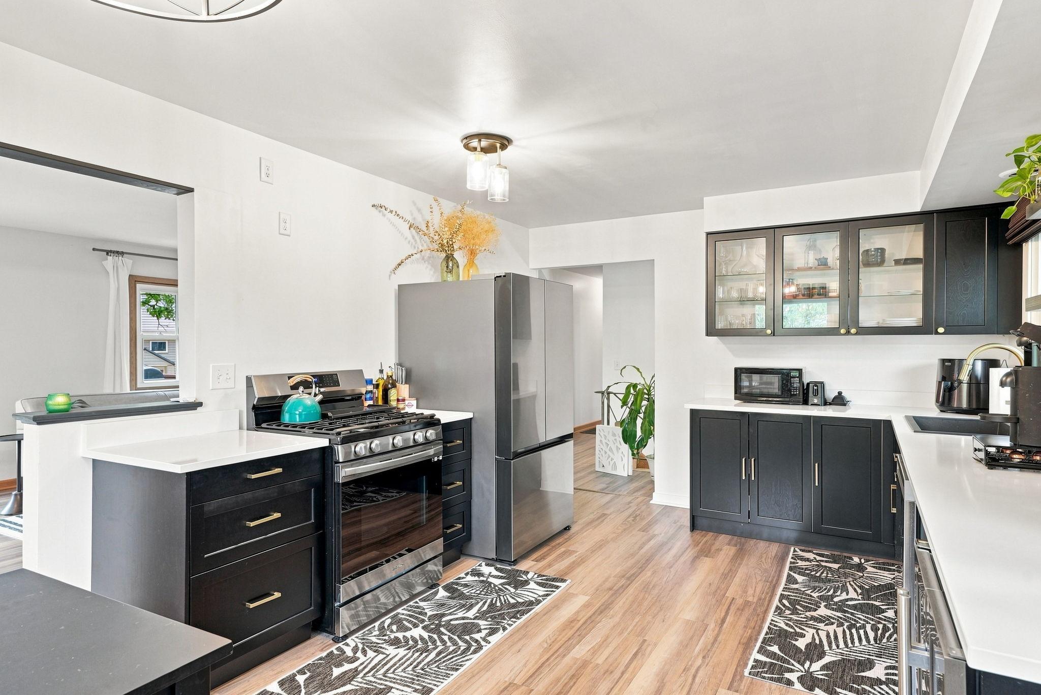 5330 Perry Avenue N Property Photo 8