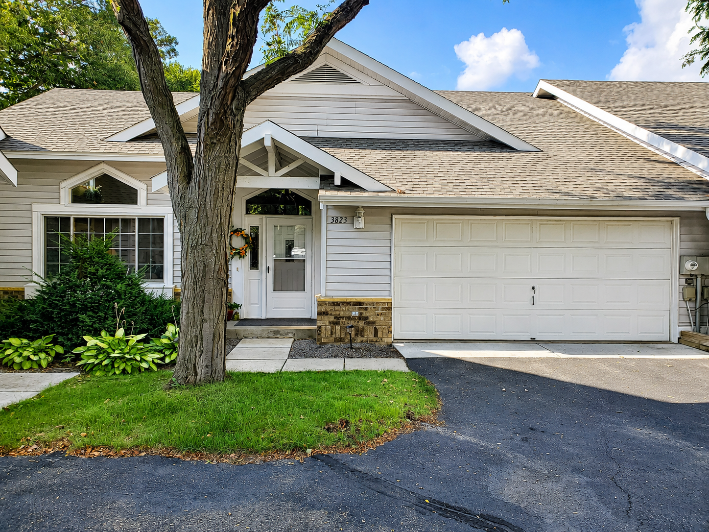 3823 Minnesota Lane N Property Photo 1