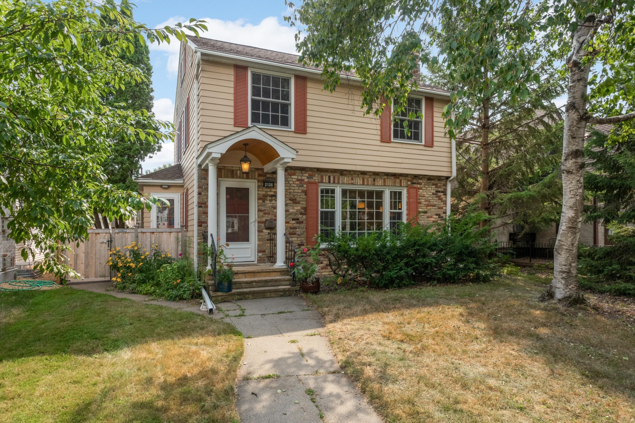 2126 Scheffer Avenue Property Photo 1