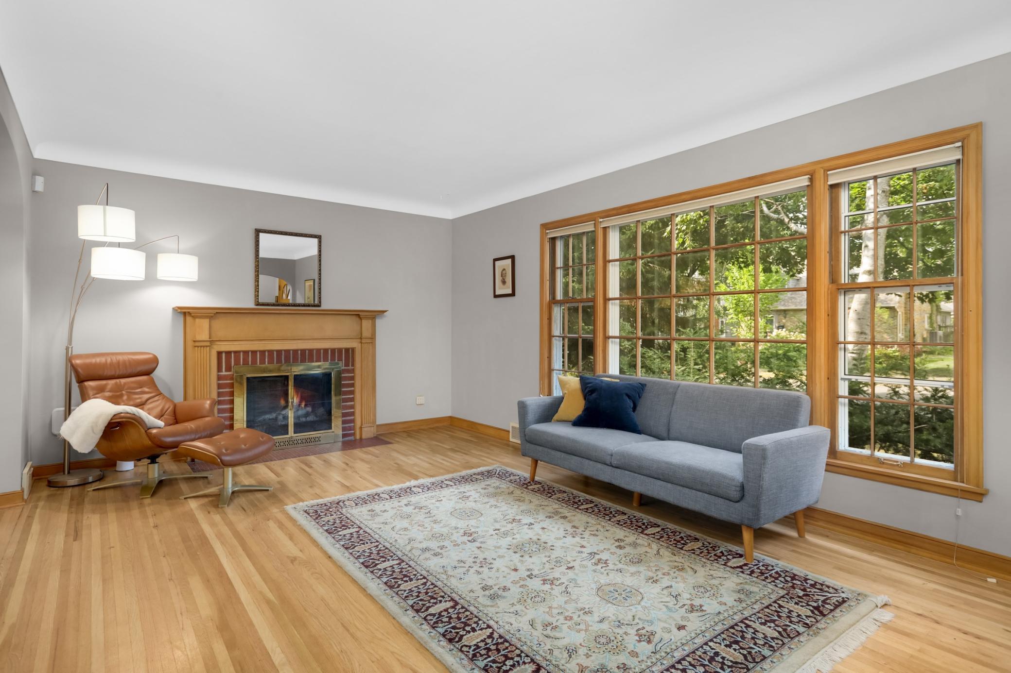 2126 Scheffer Avenue Property Photo 2