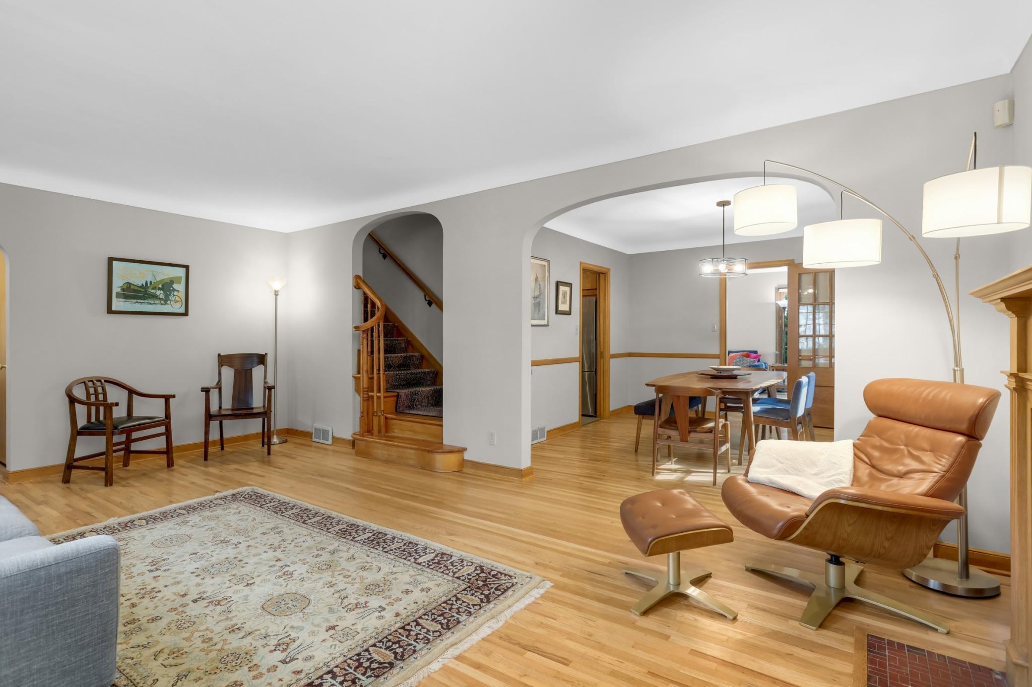 2126 Scheffer Avenue Property Photo 4