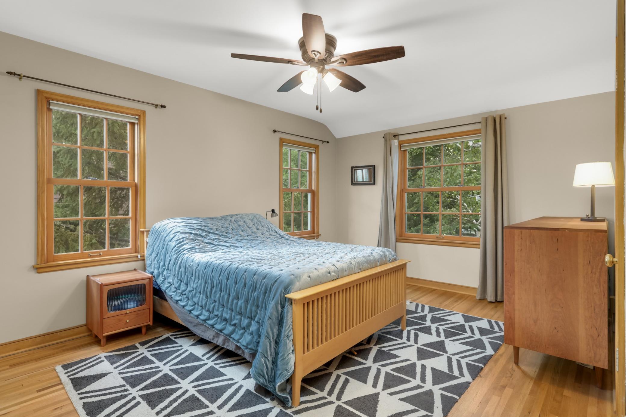 2126 Scheffer Avenue Property Photo 18