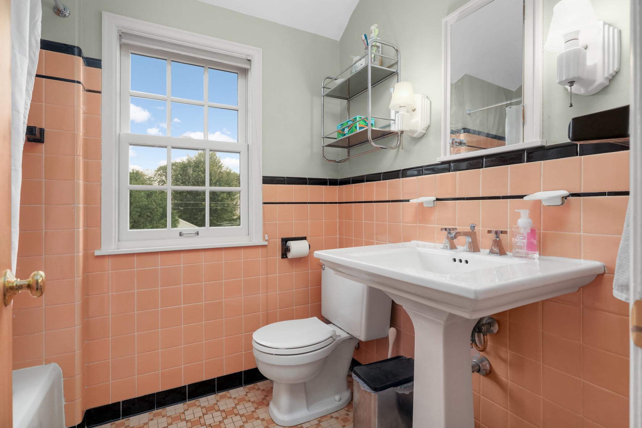 2126 Scheffer Avenue Property Photo 21