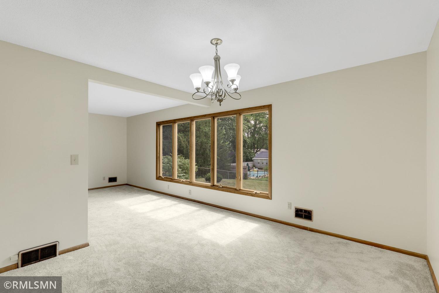 5001 W 98th Street Property Photo 2