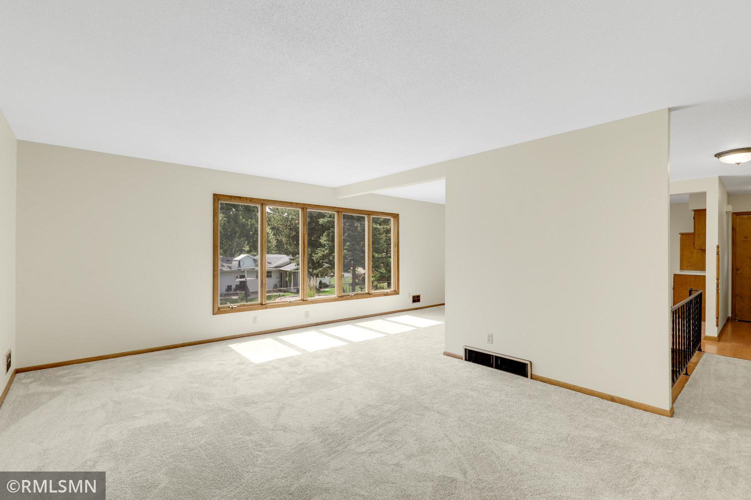 5001 W 98th Street Property Photo 4