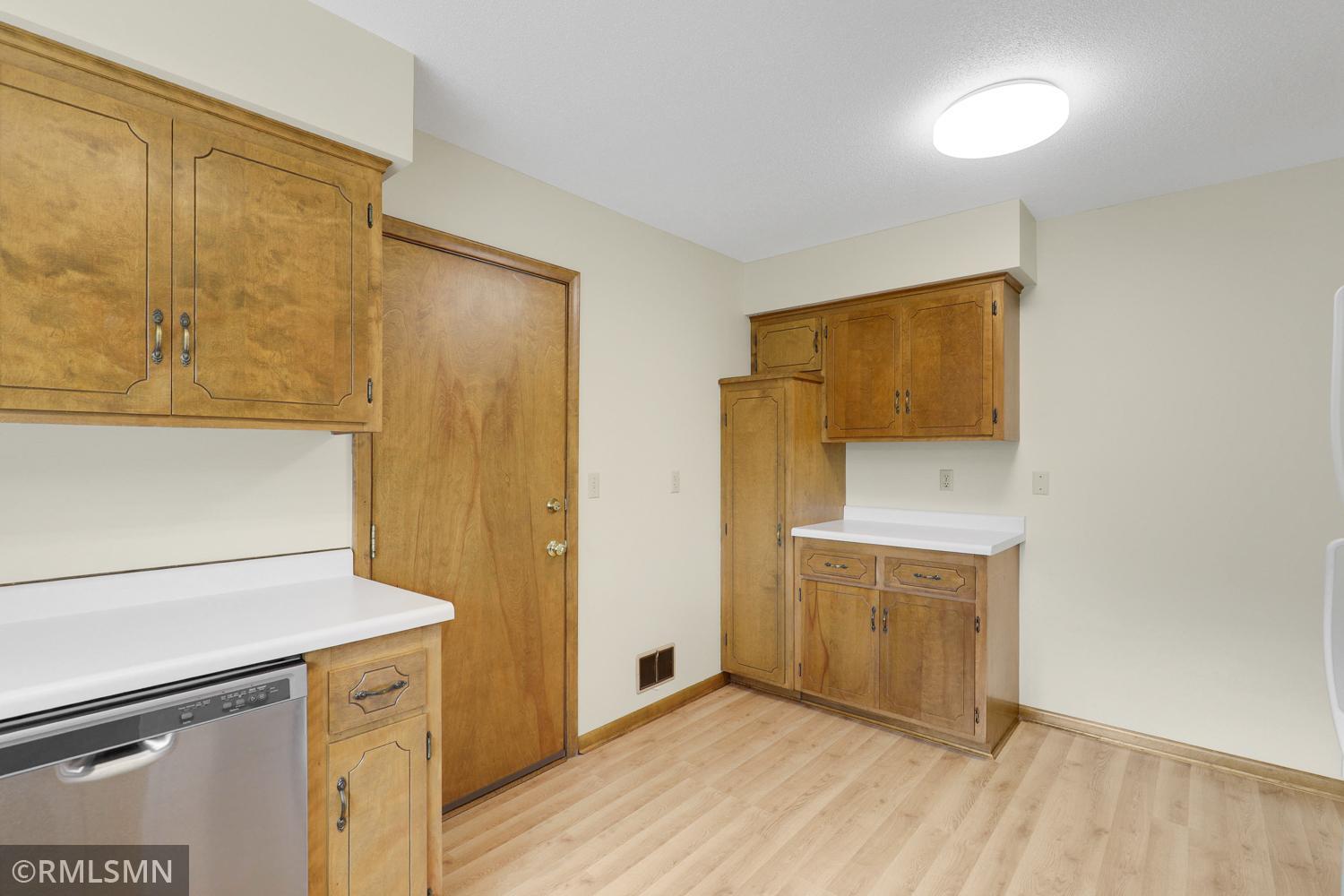 5001 W 98th Street Property Photo 8