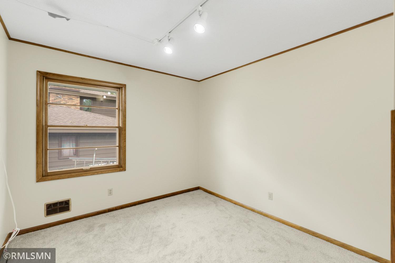5001 W 98th Street Property Photo 10