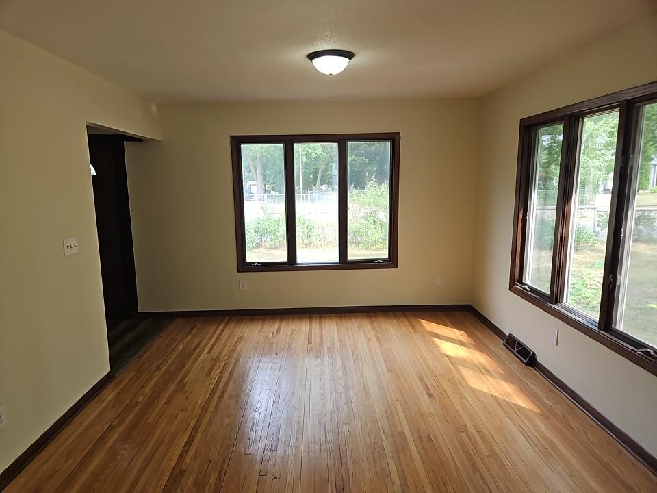 5553 Emerson Avenue N Property Photo 8