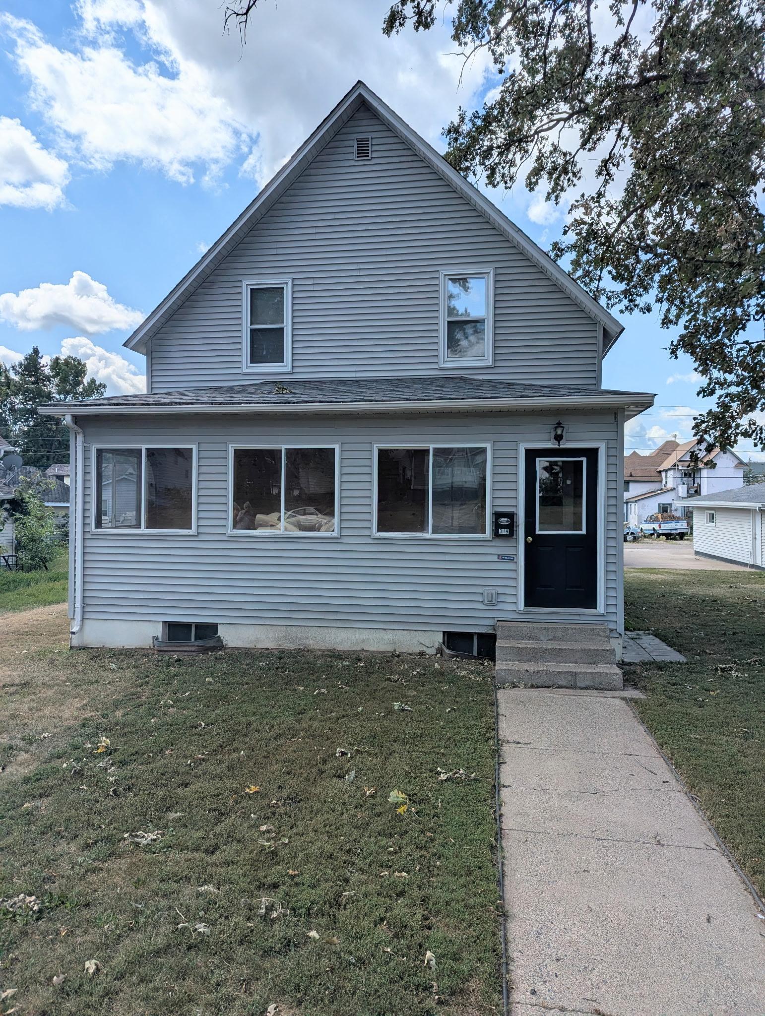 319 Watkins Street Property Photo 2