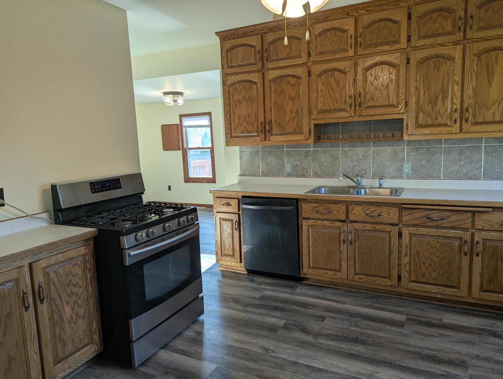 319 Watkins Street Property Photo 15