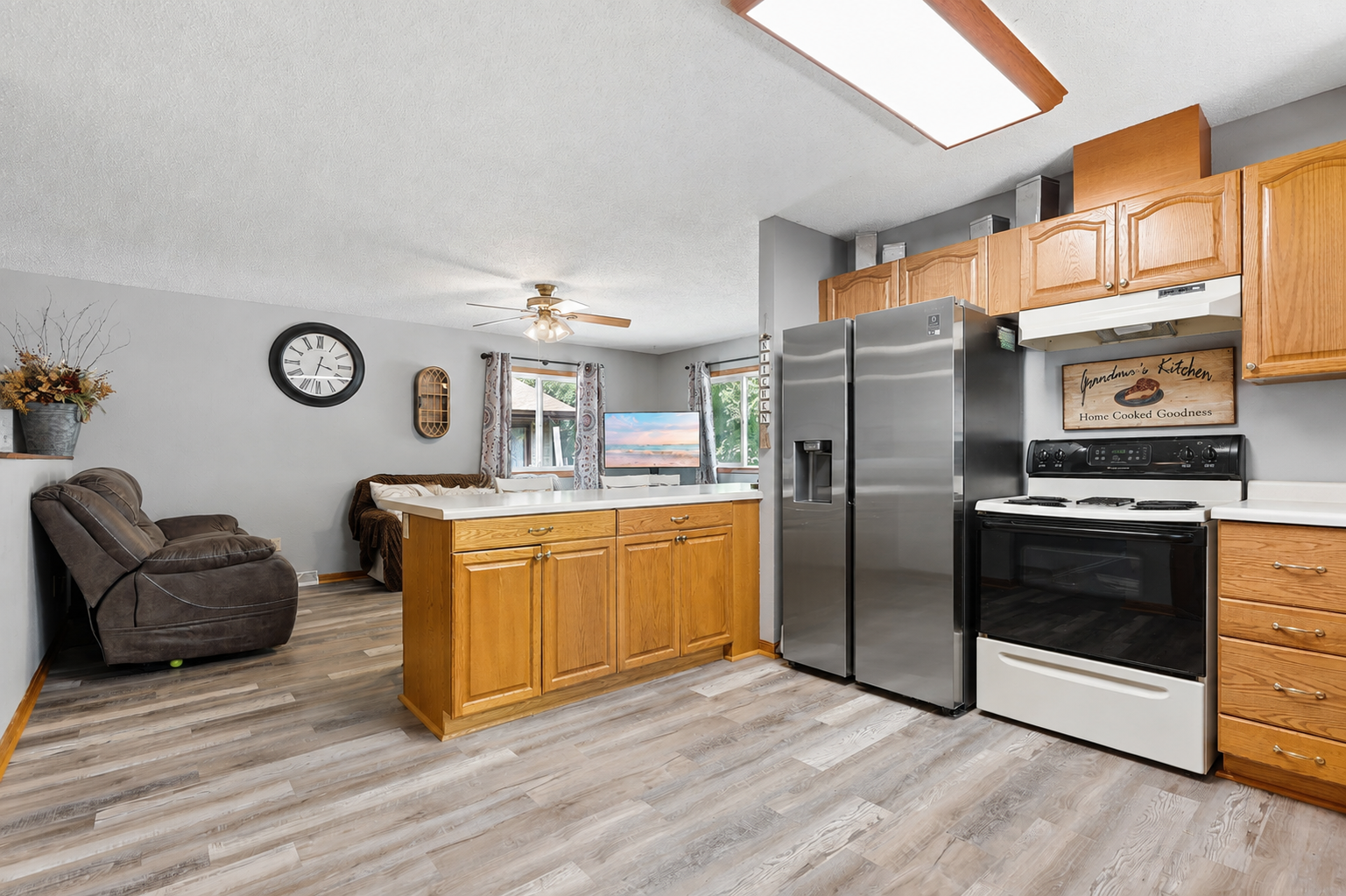 141 36th Avenue N Property Photo 4