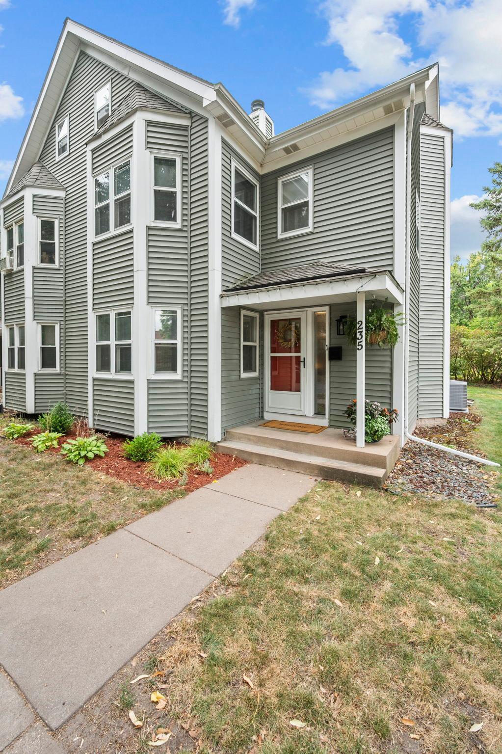235 Kent Street Property Photo 1