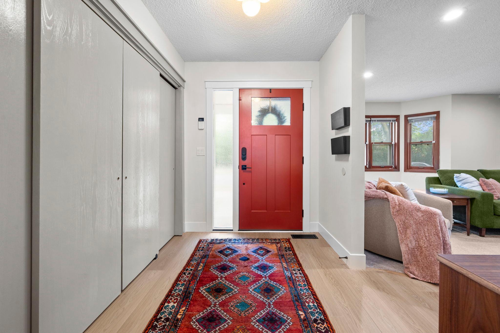 235 Kent Street Property Photo 4